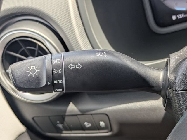 Used 2023 Hyundai Kona Limited FWD image 30