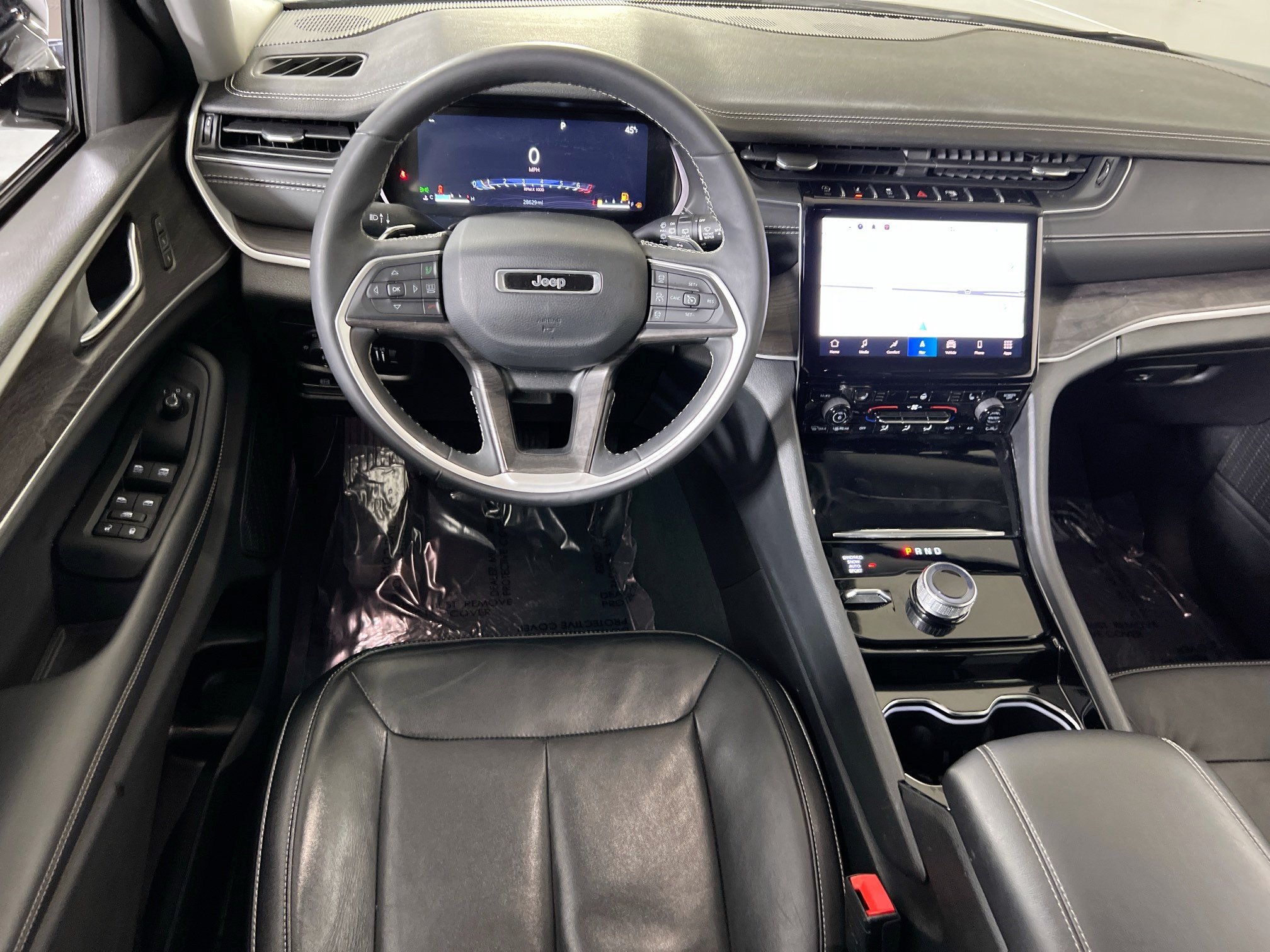 Used 2023 Jeep Grand Cherokee Limited w/ Black Appearance Package AWD/4WD image 22
