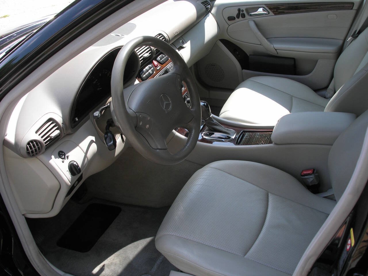 Used 2003 Mercedes-Benz C 320 Wagon image 3