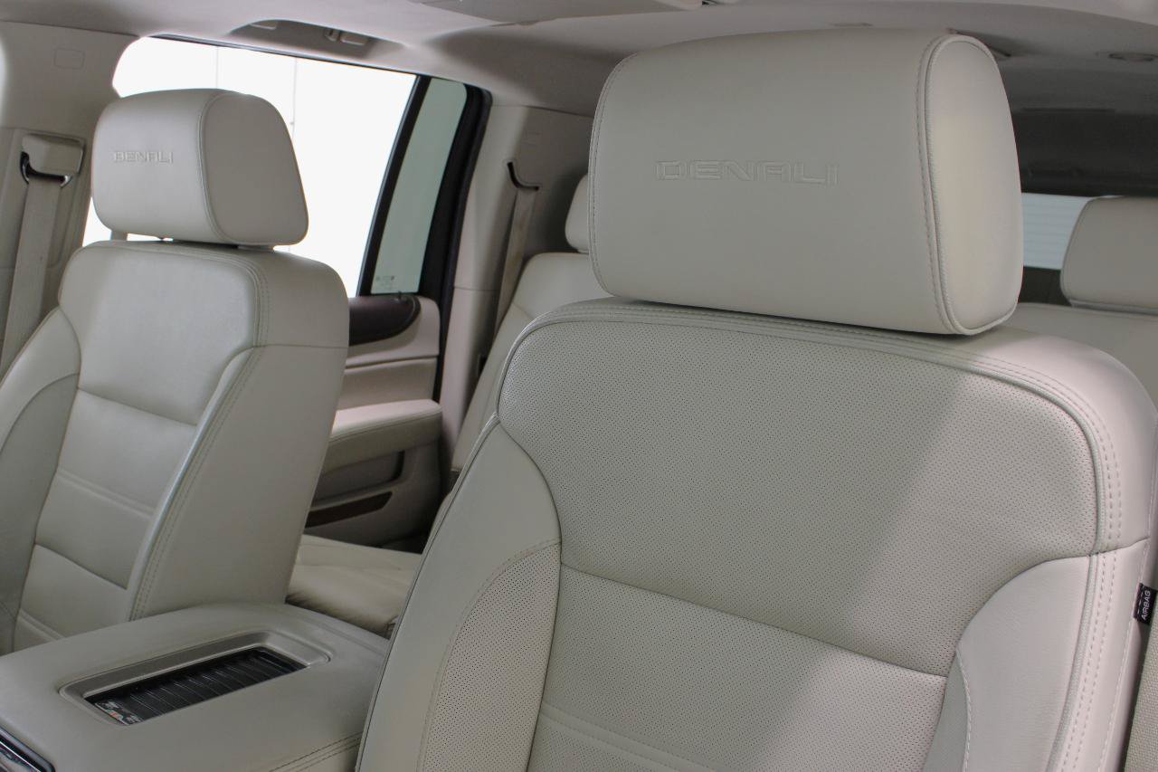 Used 2019 GMC Yukon XL Denali w/ Denali Ultimate Package AWD/4WD image 36