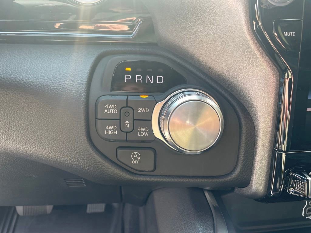 New 2026 RAM 1500 Laramie AWD/4WD image 17