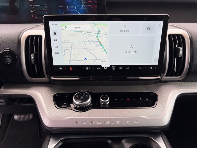 Used 2025 Ford Expedition Active image 17