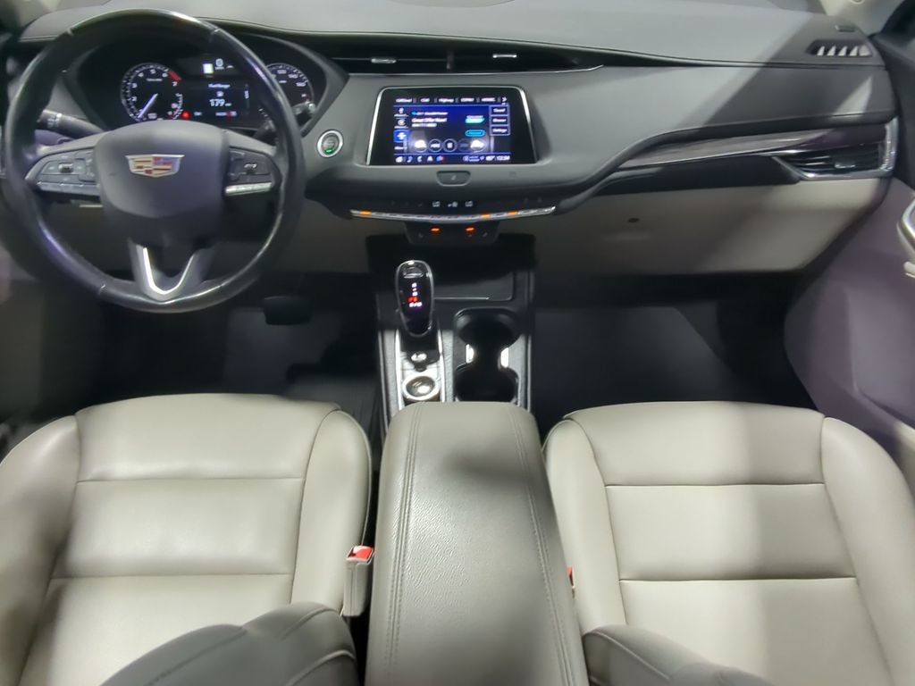 Used 2021 Cadillac XT4 Luxury w/ Cold Weather Package AWD/4WD image 18