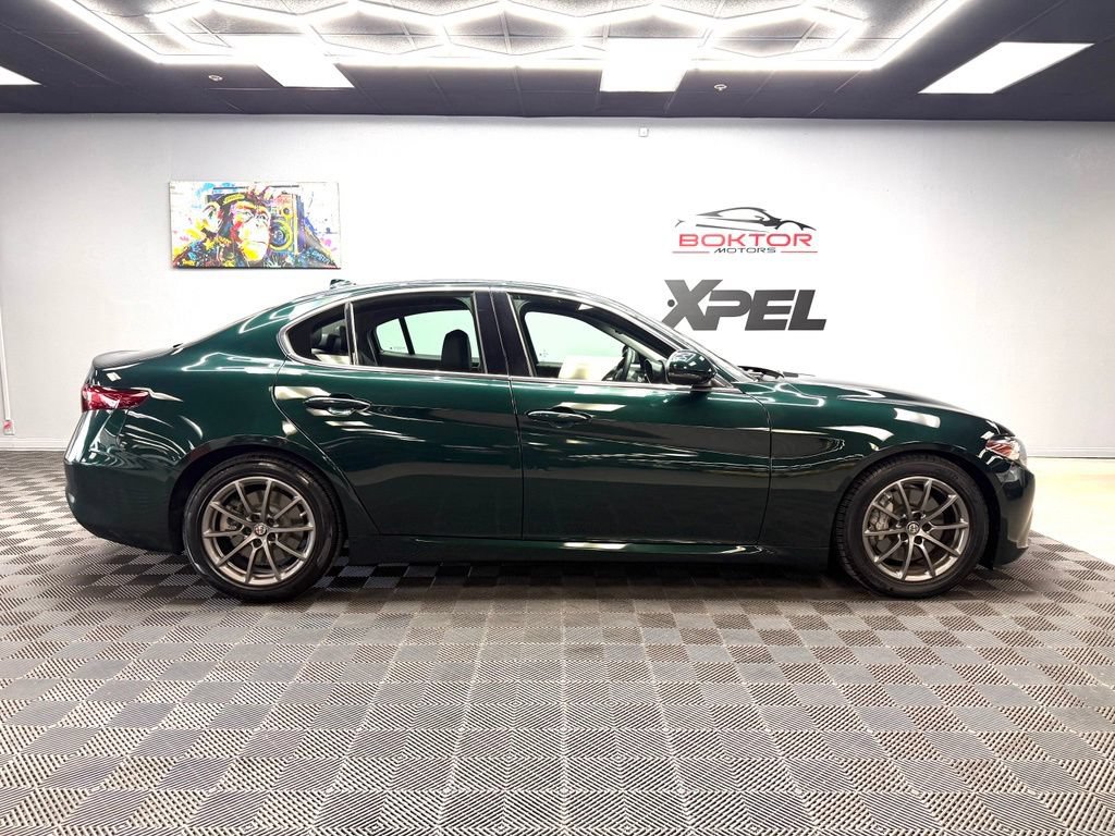 Used 2020 Alfa Romeo Giulia RWD image 17