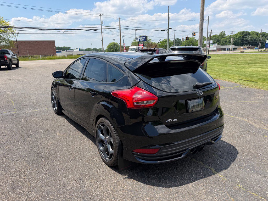Used 2017 Ford Focus ST FWD image 6