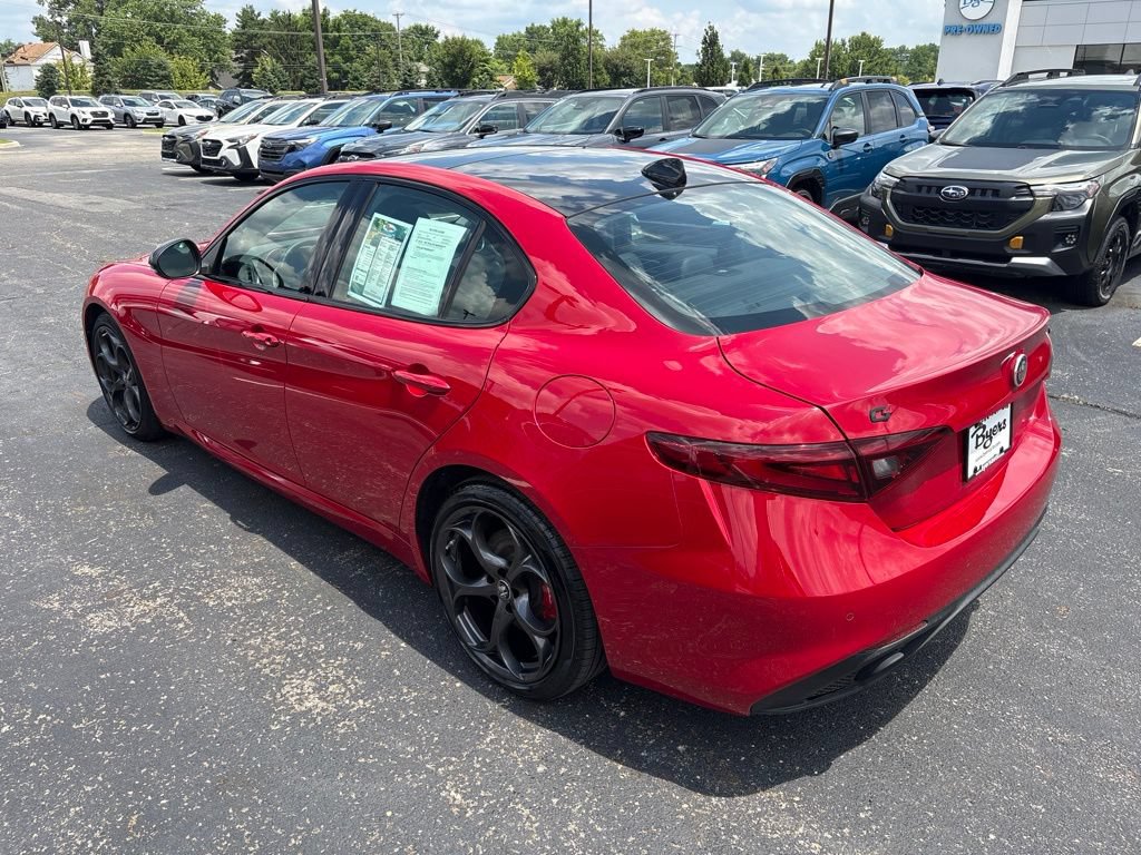 Used 2019 Alfa Romeo Giulia Ti Sport w/ Quick Order Package 22S Sport AWD/4WD image 5