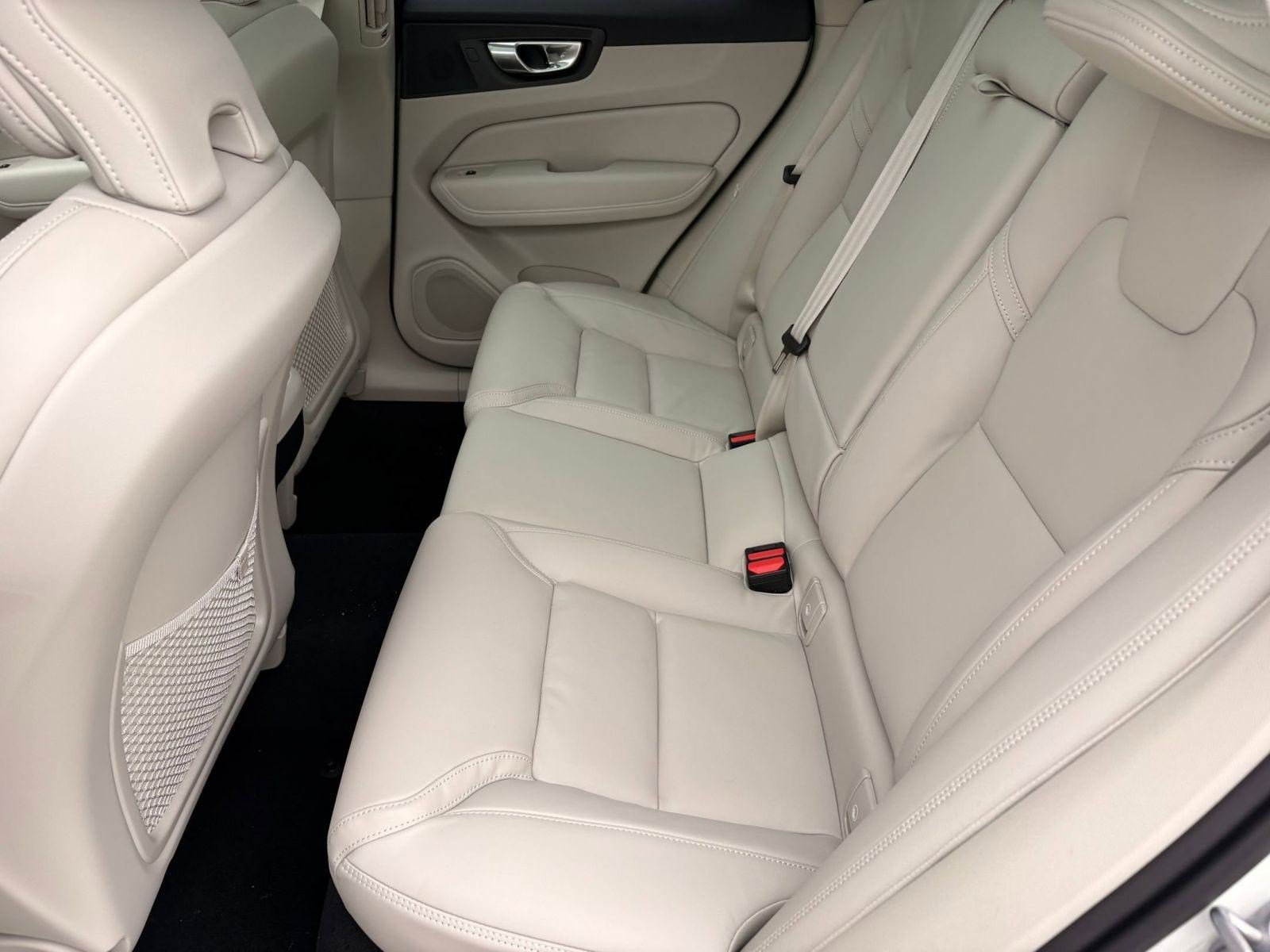 New 2026 Volvo XC60 B5 Ultra w/ Climate Package AWD/4WD image 14