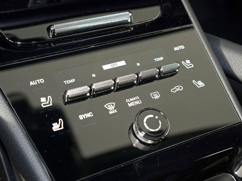 Used 2026 Porsche Cayenne AWD/4WD image 33