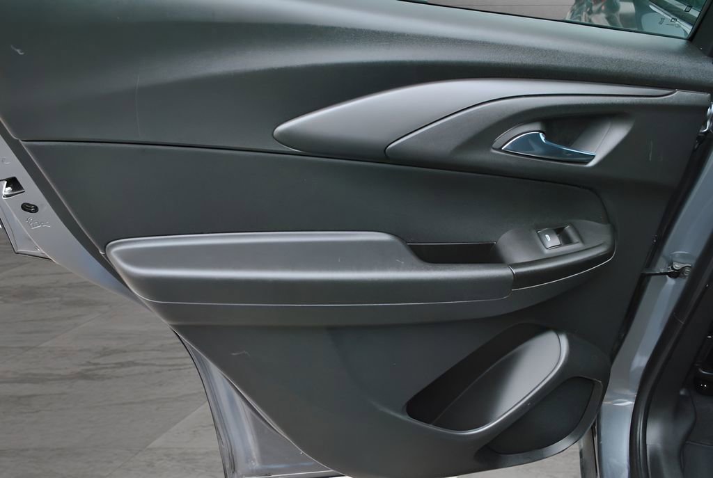 Used 2021 Chevrolet TrailBlazer LT w/ Convenience Package image 14