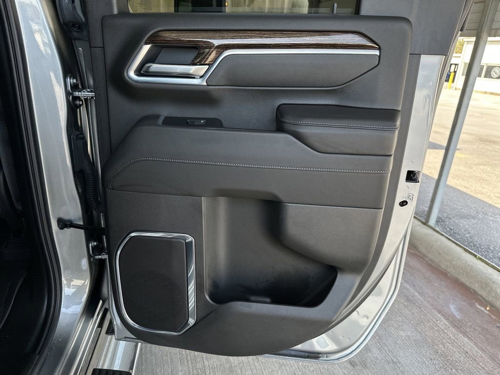 Used 2025 GMC Sierra 2500 SLE image 34