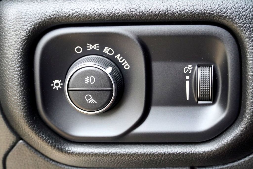 Used 2023 RAM 1500 Lone Star image 19