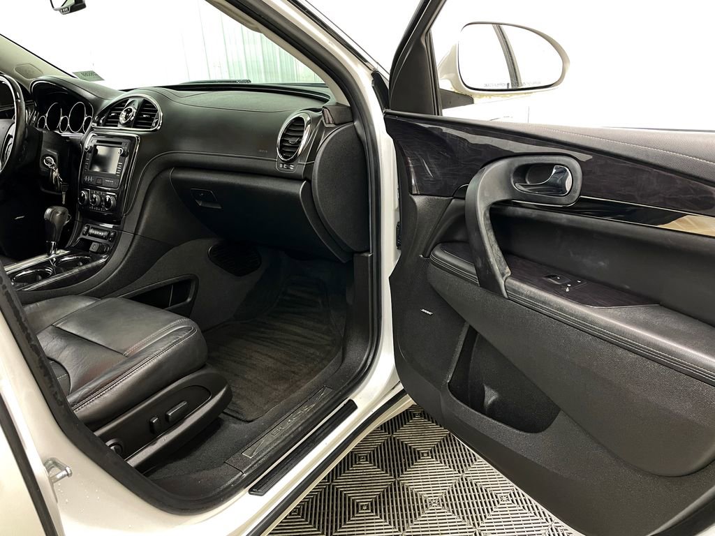 Used 2016 Buick Enclave Leather w/ Trailering Package FWD image 38