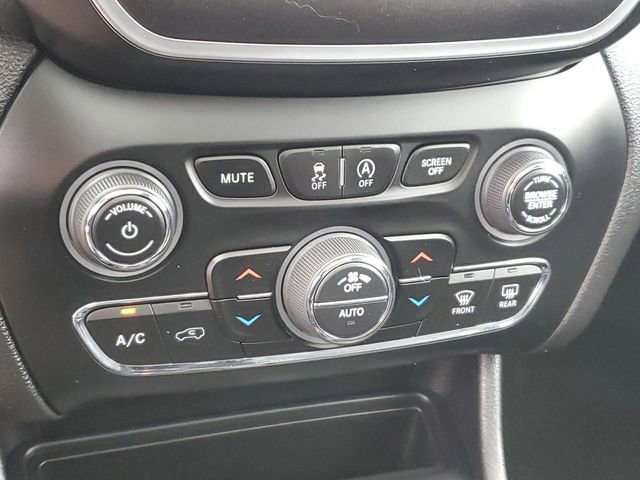 Used 2020 Jeep Cherokee Trailhawk AWD/4WD image 18