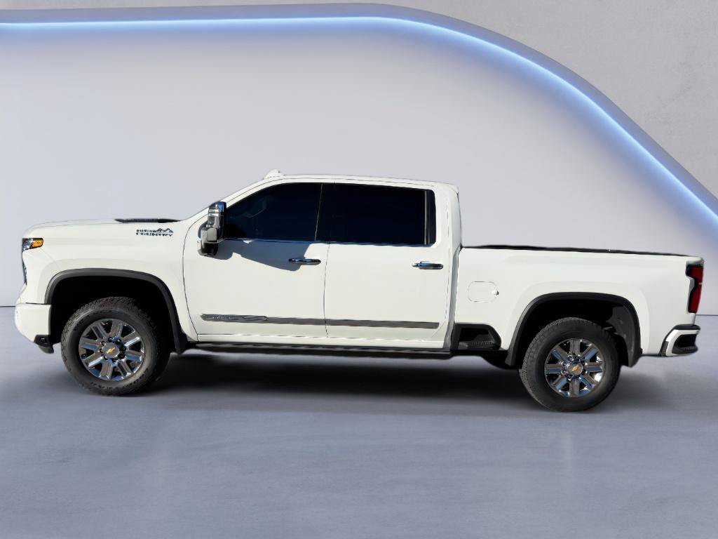 Used 2026 Chevrolet Silverado 3500 High Country w/ High Country Premium Package AWD/4WD image 2
