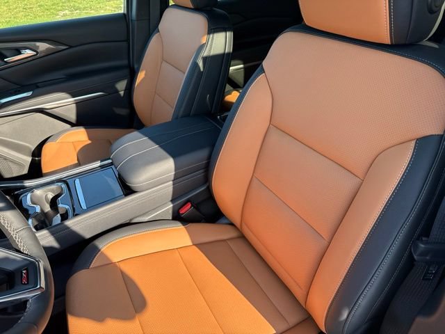 New 2027 Chevrolet Traverse Z71 w/ LPO, Floor Liner Package AWD/4WD image 15