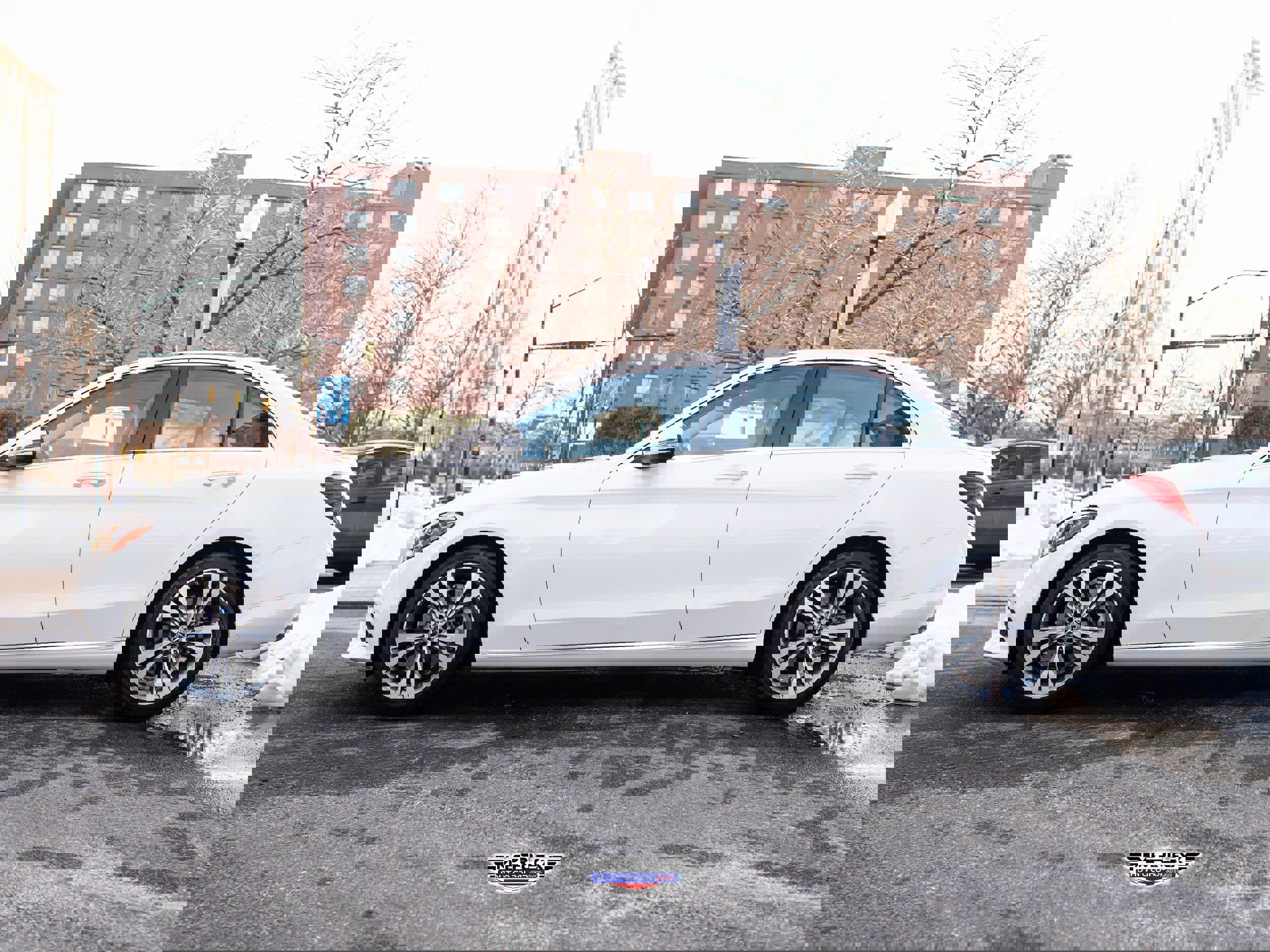 Used 2021 Mercedes-Benz C 300 Sedan image 4