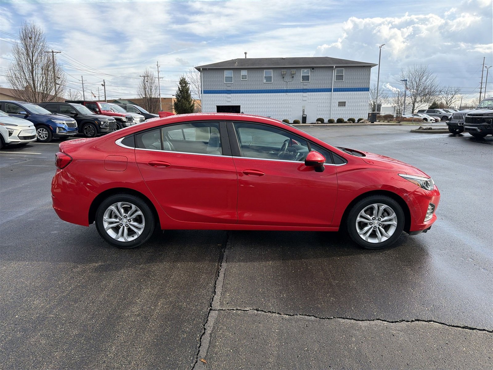 Used 2019 Chevrolet Cruze LT image 9