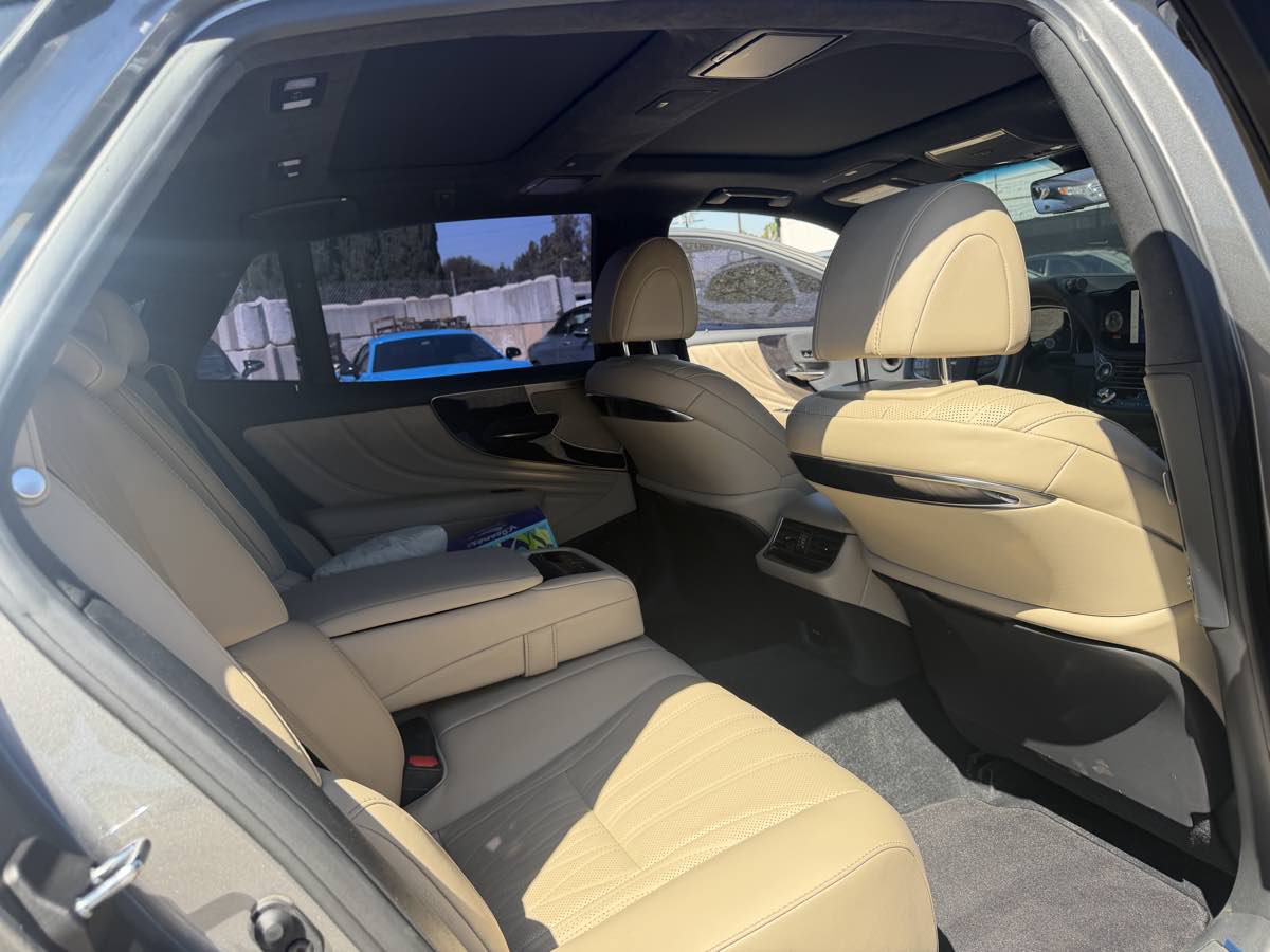 Used 2023 Lexus LS 500 AWD w/ Executive Package image 17