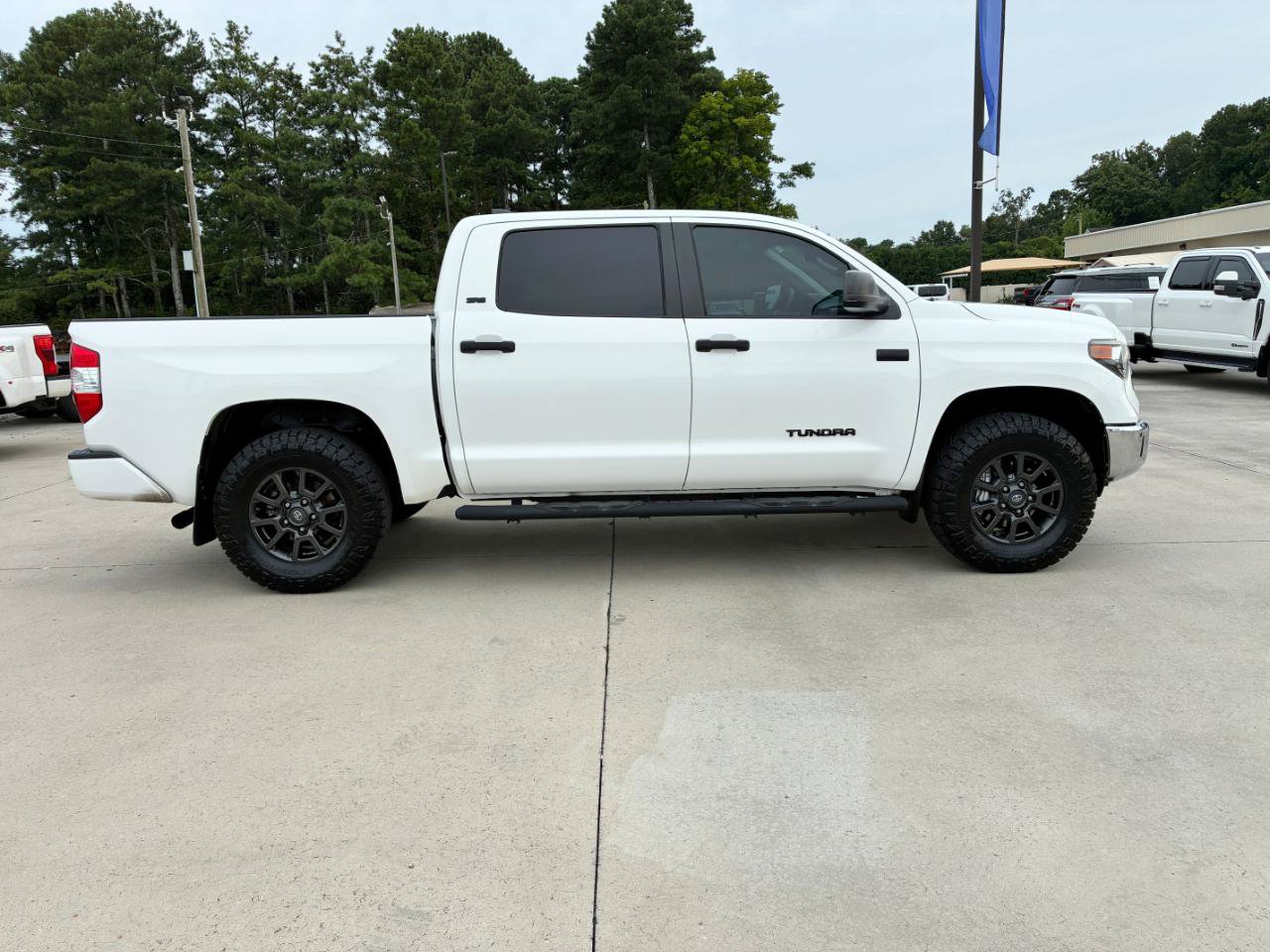 Used 2021 Toyota Tundra SR5 w/ Trail Edition AWD/4WD image 5