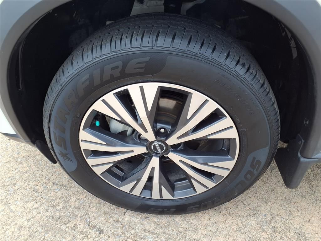 Certified 2022 Nissan Rogue SV image 18