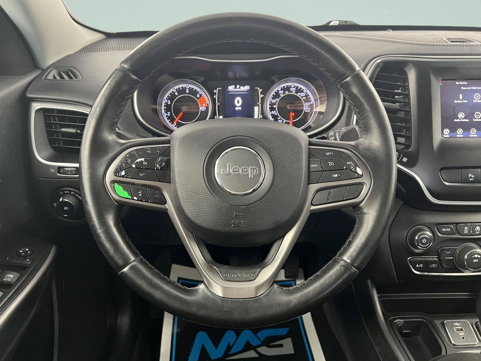Used 2019 Jeep Cherokee Latitude Plus FWD image 29