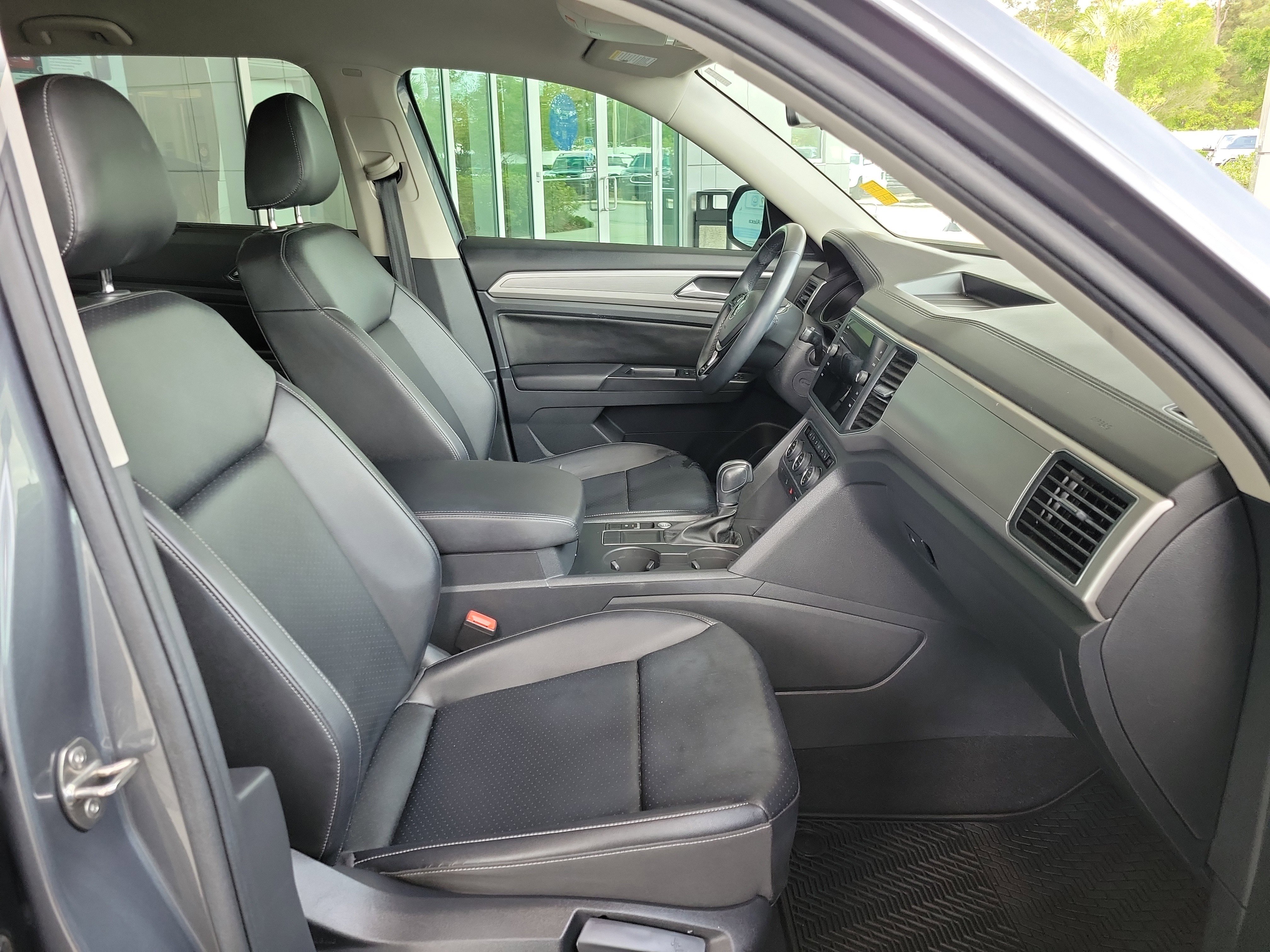 Used 2019 Volkswagen Atlas SE image 32