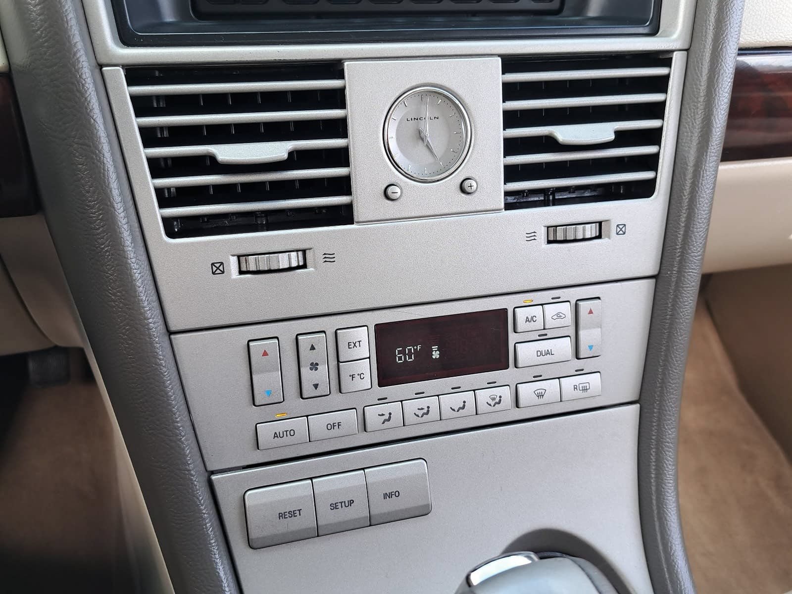 Used 2004 Lincoln Aviator 2WD image 27