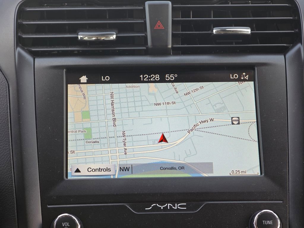 Used 2019 Ford Fusion SE w/ Equipment Group 151A FWD image 12