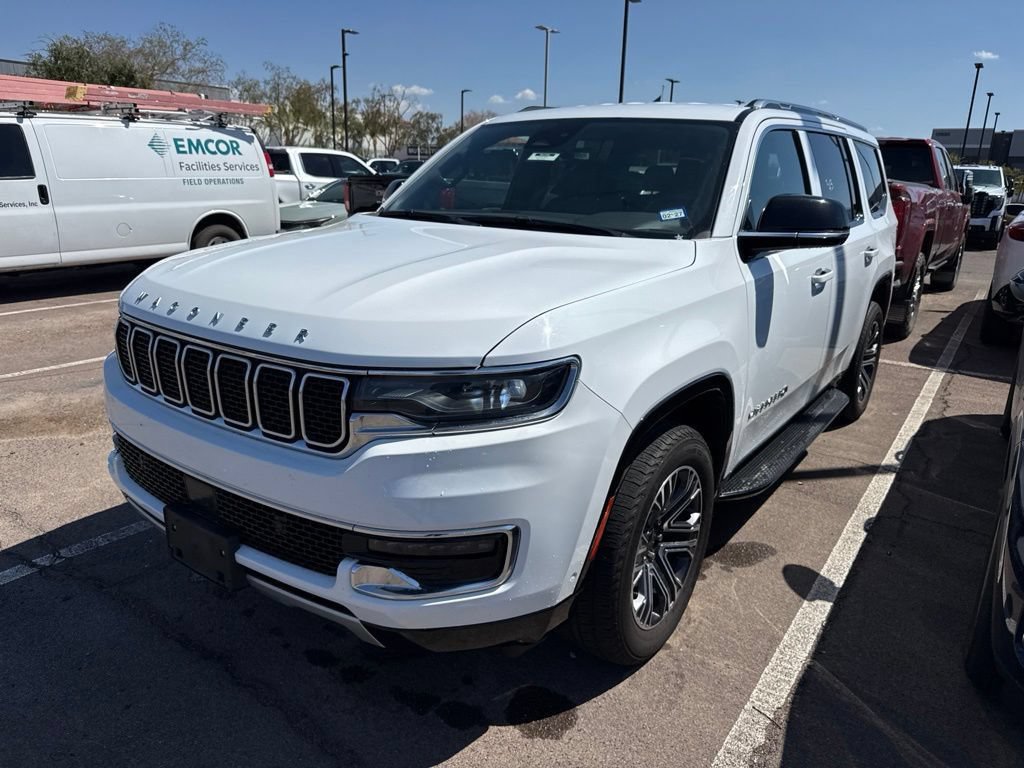 Used 2024 Jeep Wagoneer Series II w/ Flexible Seating Group RWD image 2