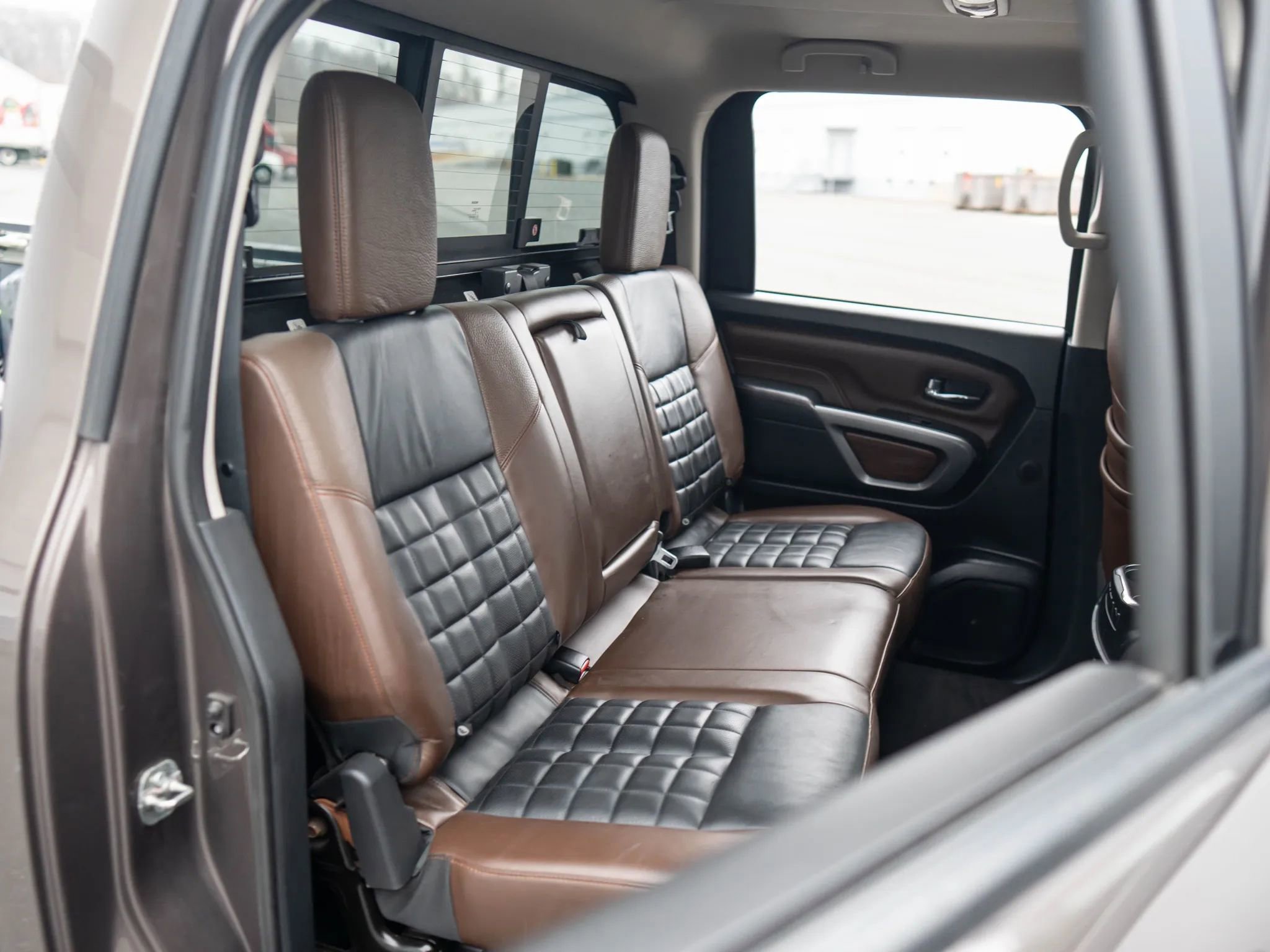Used 2018 Nissan Titan Platinum Reserve w/ Platinum Utility Package AWD/4WD image 17