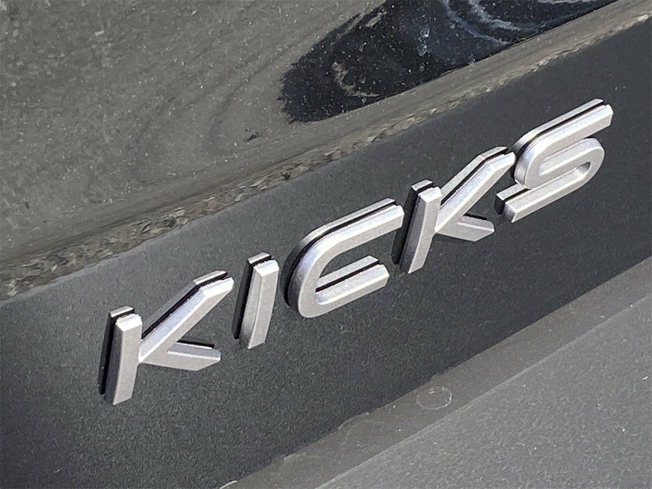New 2026 Nissan Kicks SR w/ Cold Weather Package FWD image 8