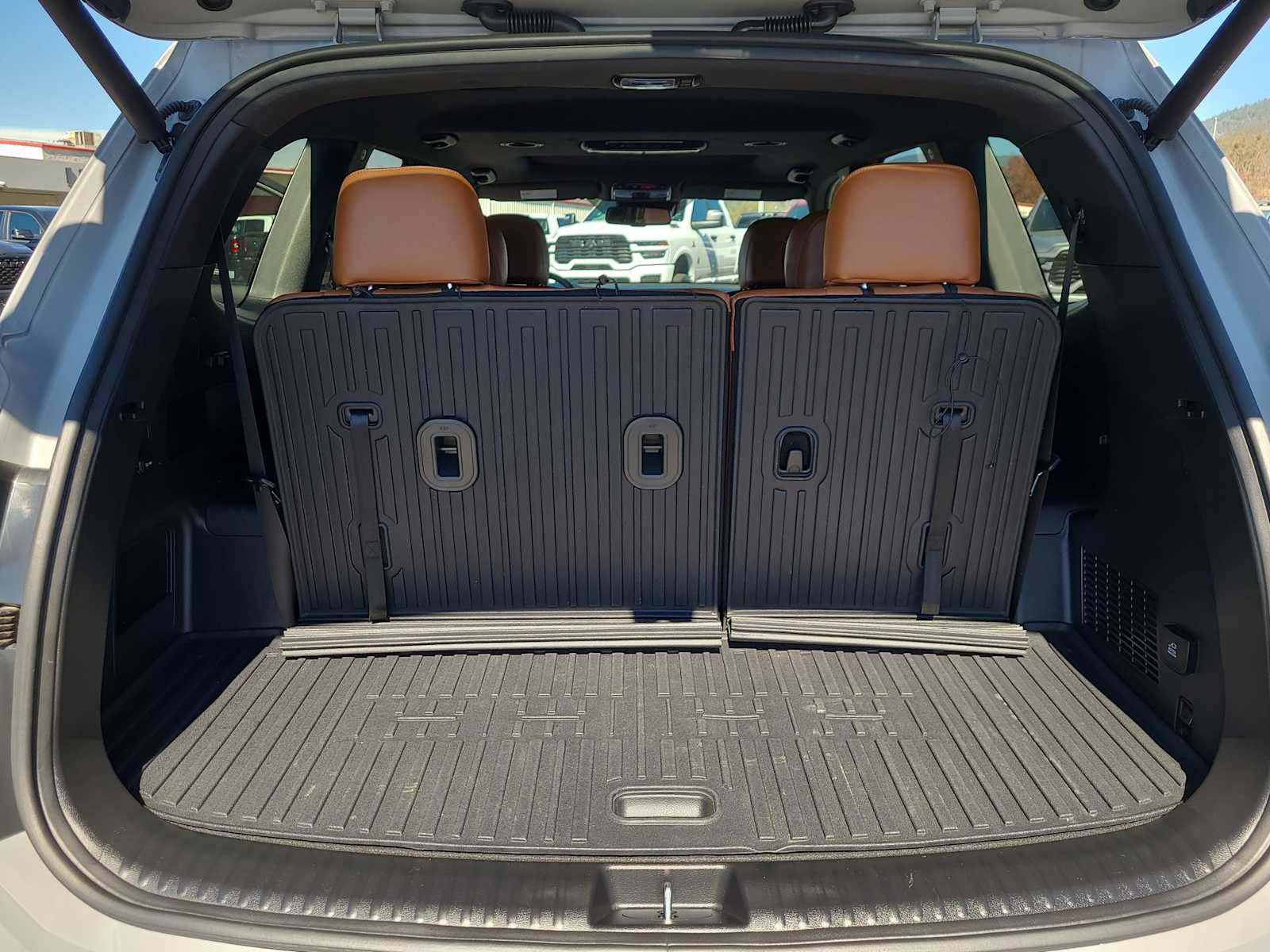 Used 2025 Kia Telluride AWD image 27