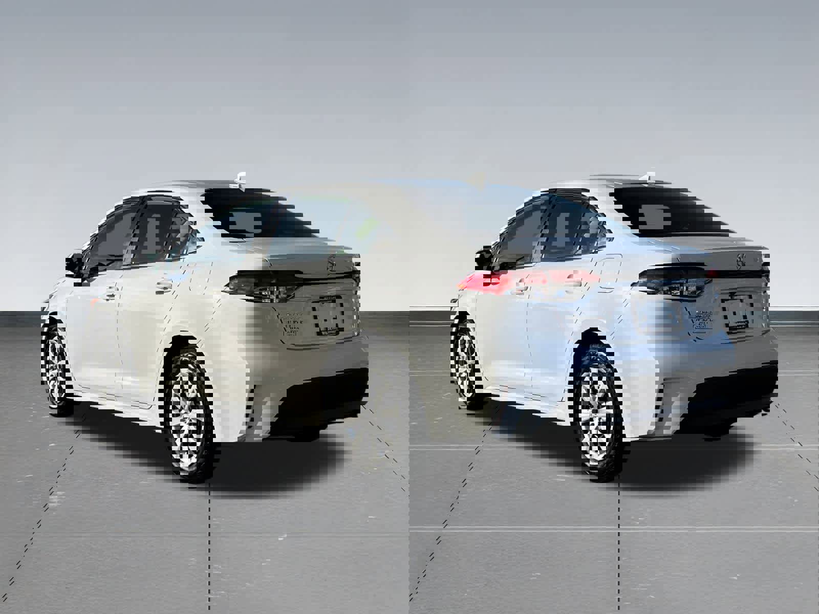 Used 2023 Toyota Corolla LE image 4