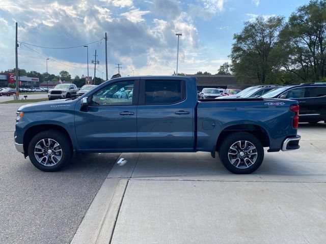 Used 2024 Chevrolet Silverado 1500 LT AWD/4WD image 8
