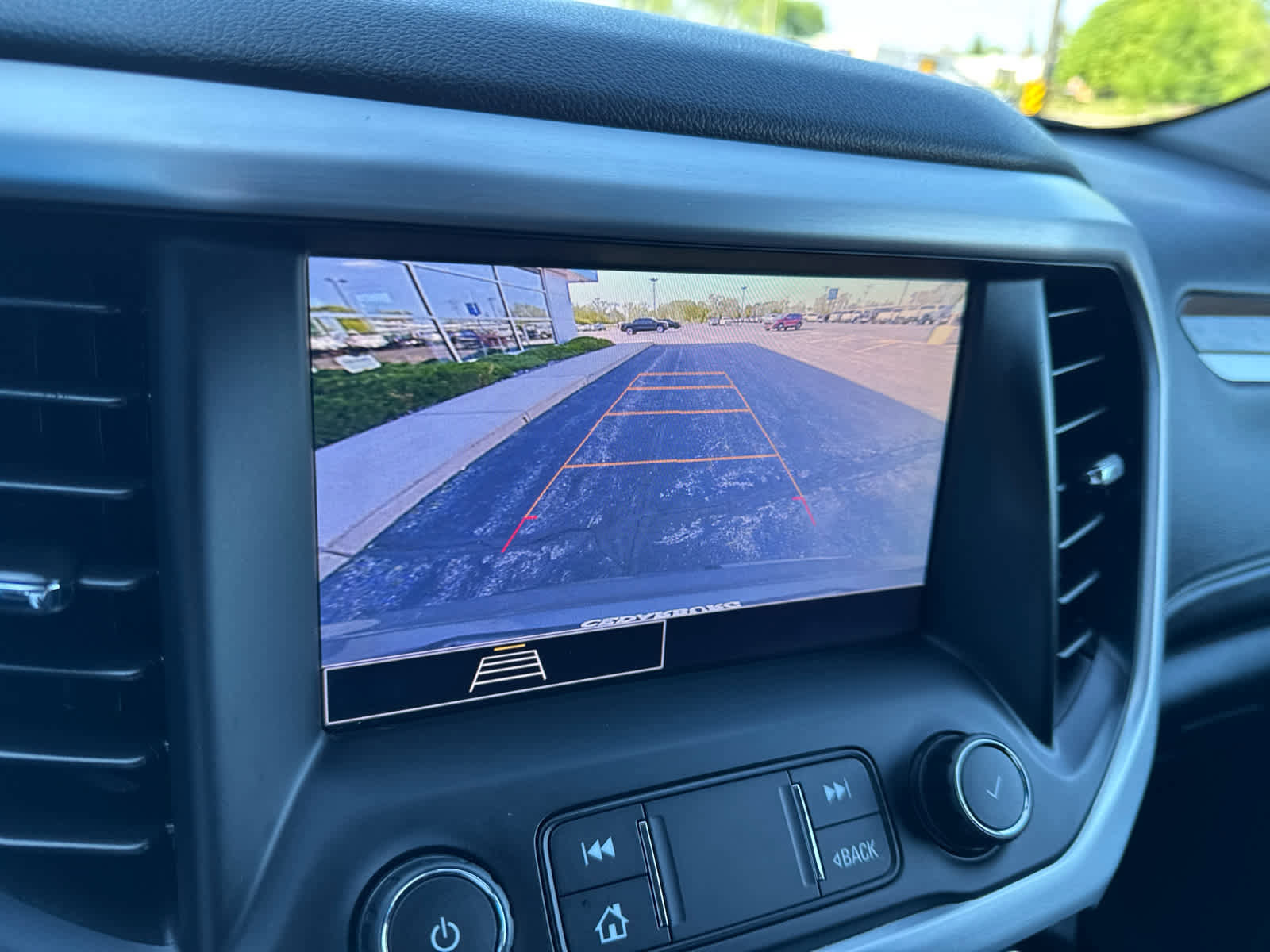 Used 2020 GMC Acadia SLE AWD/4WD image 23
