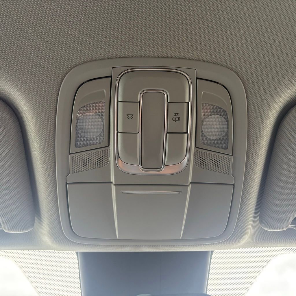 Used 2020 Hyundai Santa Fe SE FWD image 26