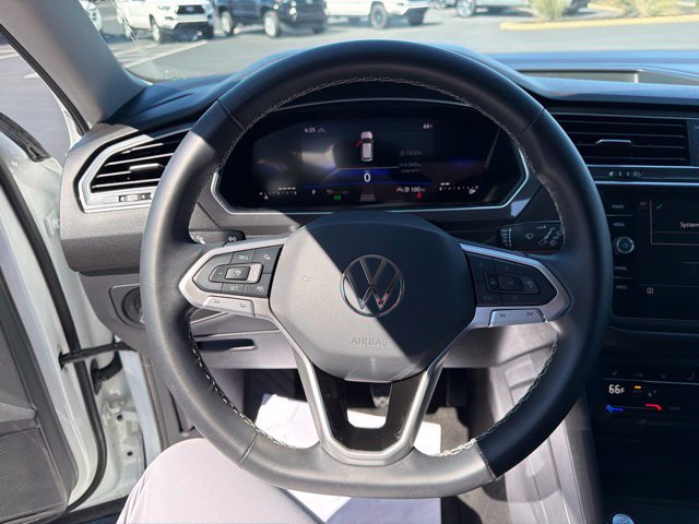Used 2024 Volkswagen Tiguan SE AWD/4WD image 22