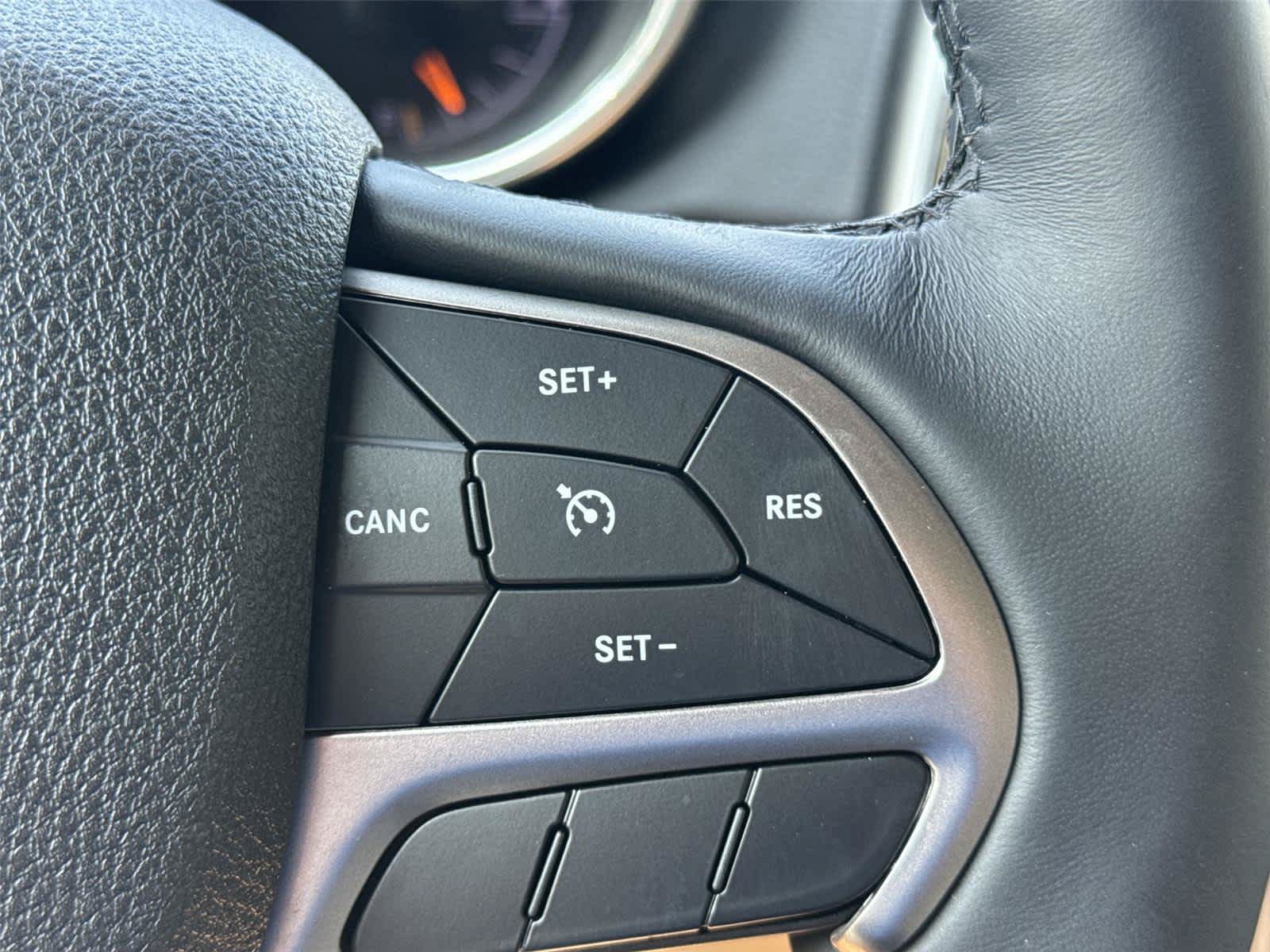 Used 2018 Jeep Grand Cherokee Limited AWD/4WD image 22