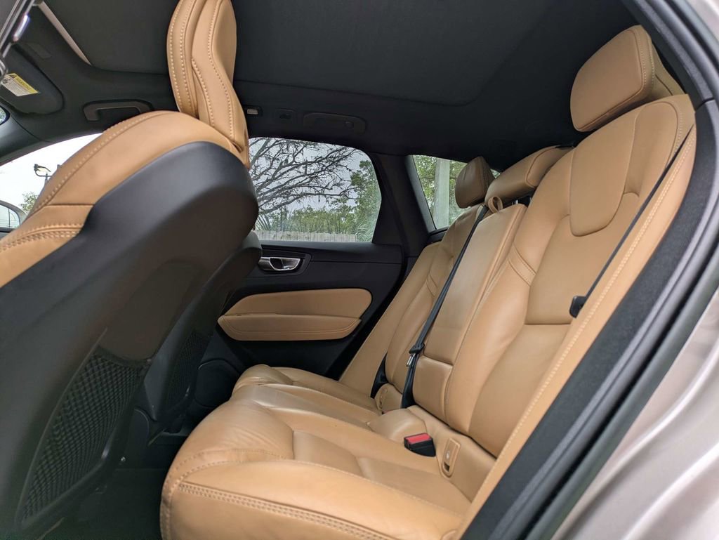 Certified 2023 Volvo XC60 B5 Ultimate AWD/4WD image 16