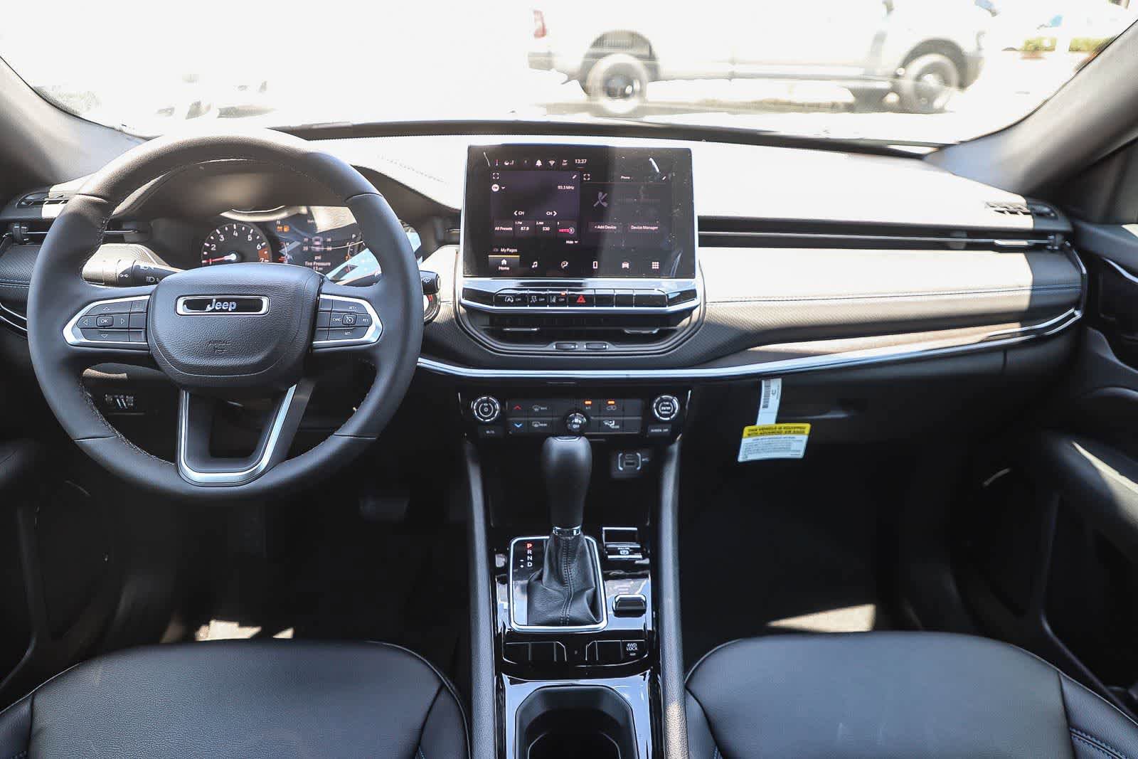 New 2026 Jeep Compass Latitude AWD/4WD image 15
