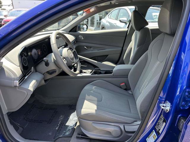 Certified 2025 Hyundai Elantra SEL FWD image 11