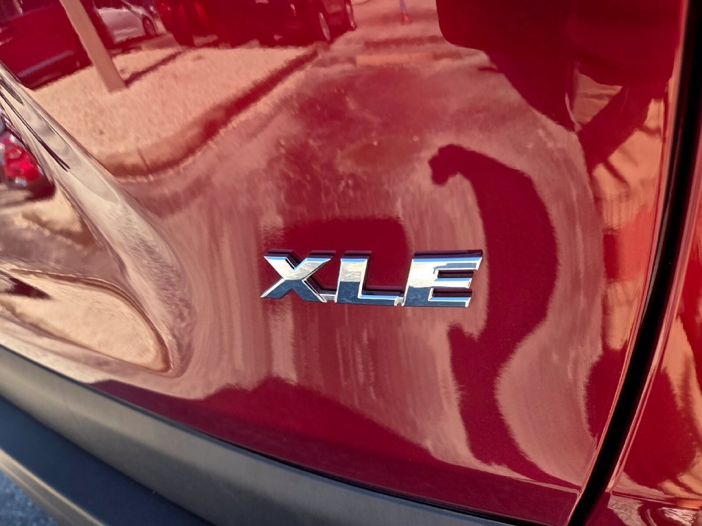 Used 2025 Toyota RAV4 XLE w/ Convenience Package FWD image 14