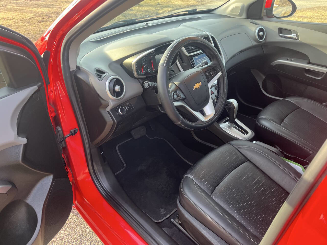 Used 2020 Chevrolet Sonic Premier FWD image 11