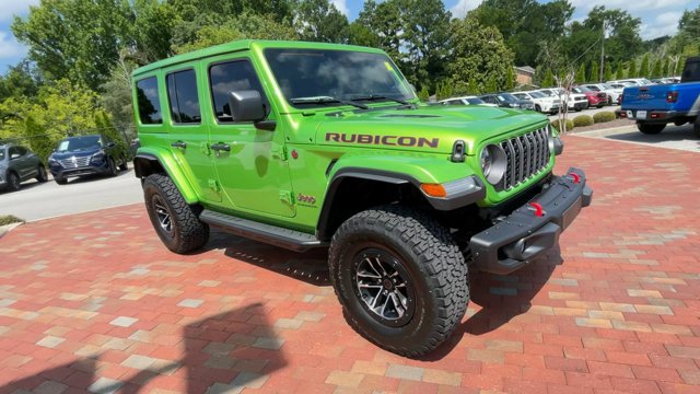 Used 2025 Jeep Wrangler Unlimited Rubicon AWD/4WD image 3