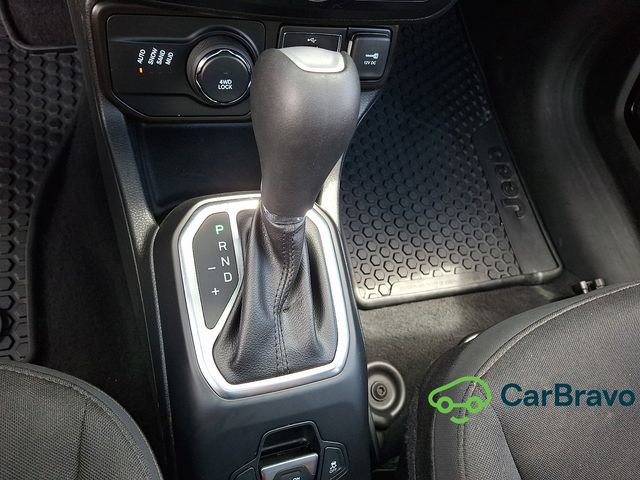 Used 2019 Jeep Renegade Altitude w/ UConnect 8.4 Nav Group AWD/4WD image 15