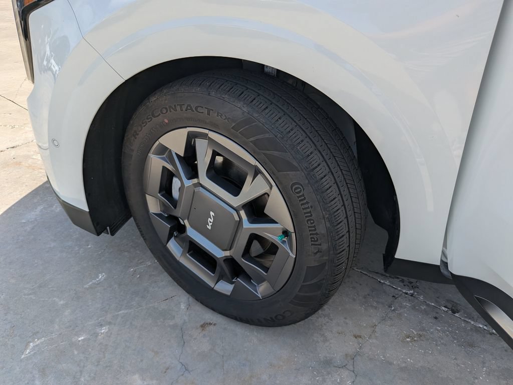 Certified 2026 Kia Carnival SX FWD image 40