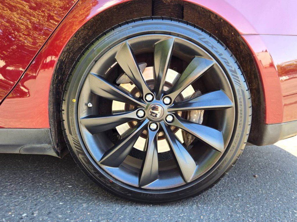 Used 2012 Tesla Model S Signature Performance RWD image 9