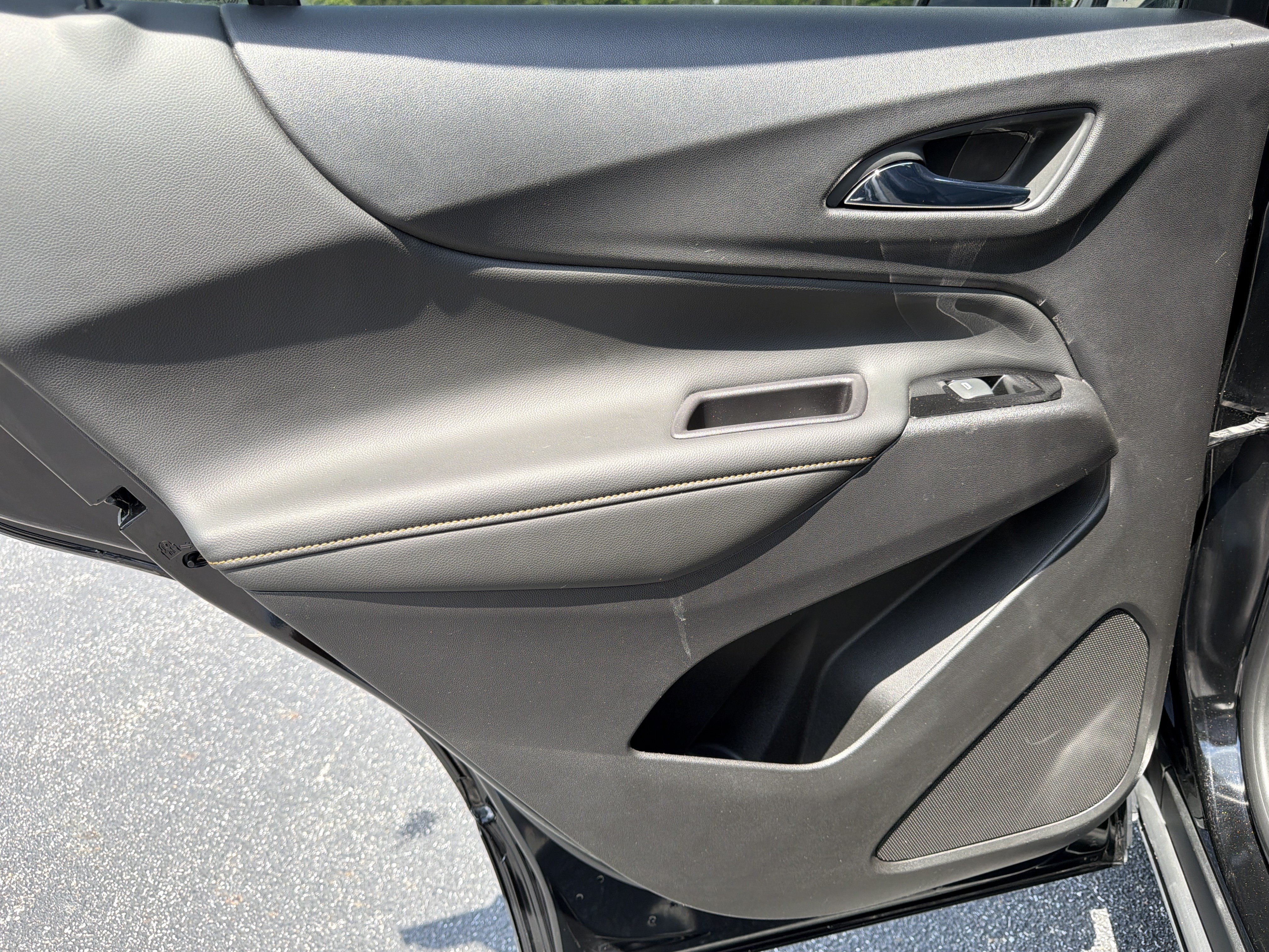 Used 2022 Chevrolet Equinox Premier FWD image 22