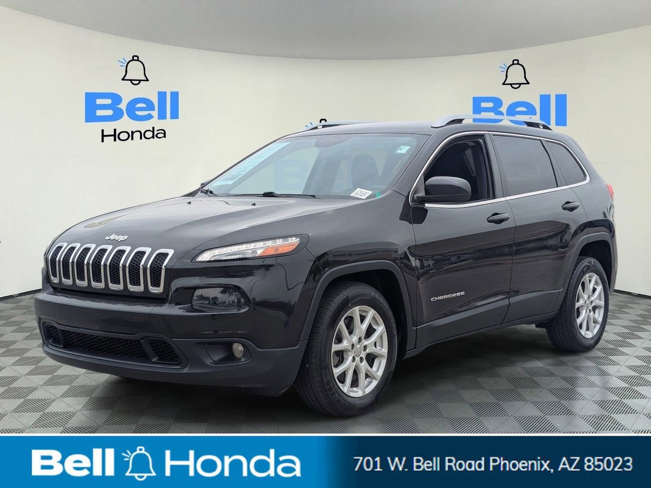 Used 2016 Jeep Cherokee Latitude FWD image 1