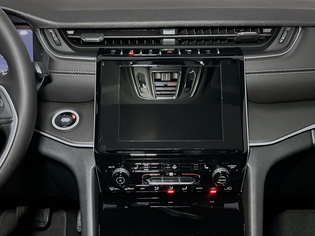 New 2025 Jeep Grand Cherokee L Altitude image 10